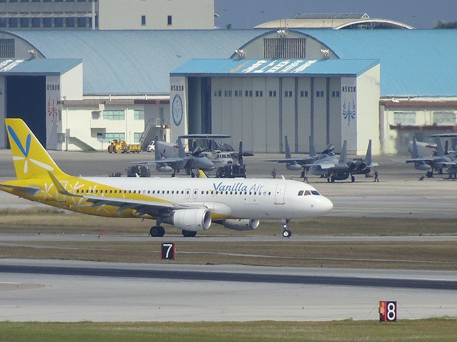 沖縄 瀬長島に飛行機を見に行く 飛行機好きにはたまらないスポット アジアへ行こう